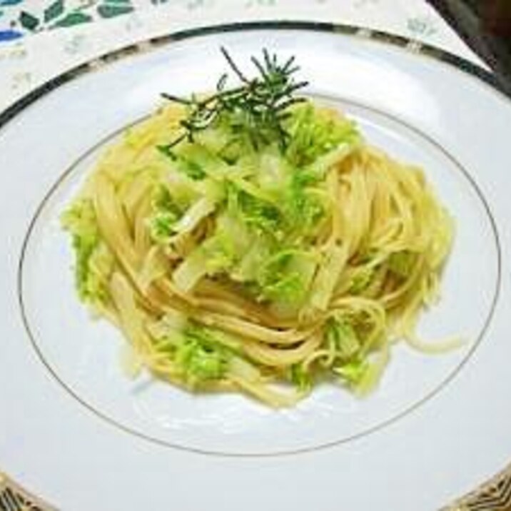 白菜とニンニクのパスタ